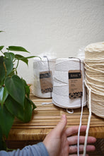 Load image into Gallery viewer, Natural White Cotton Spools